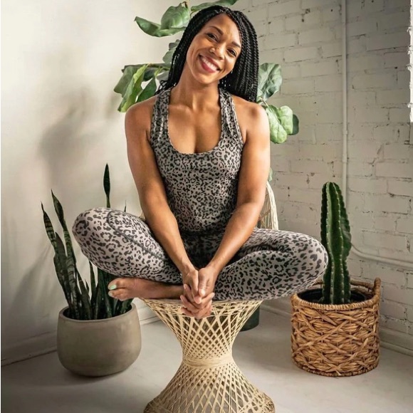 Evolution and creation dark Cheetah active set NWT - Picture 5 of 10